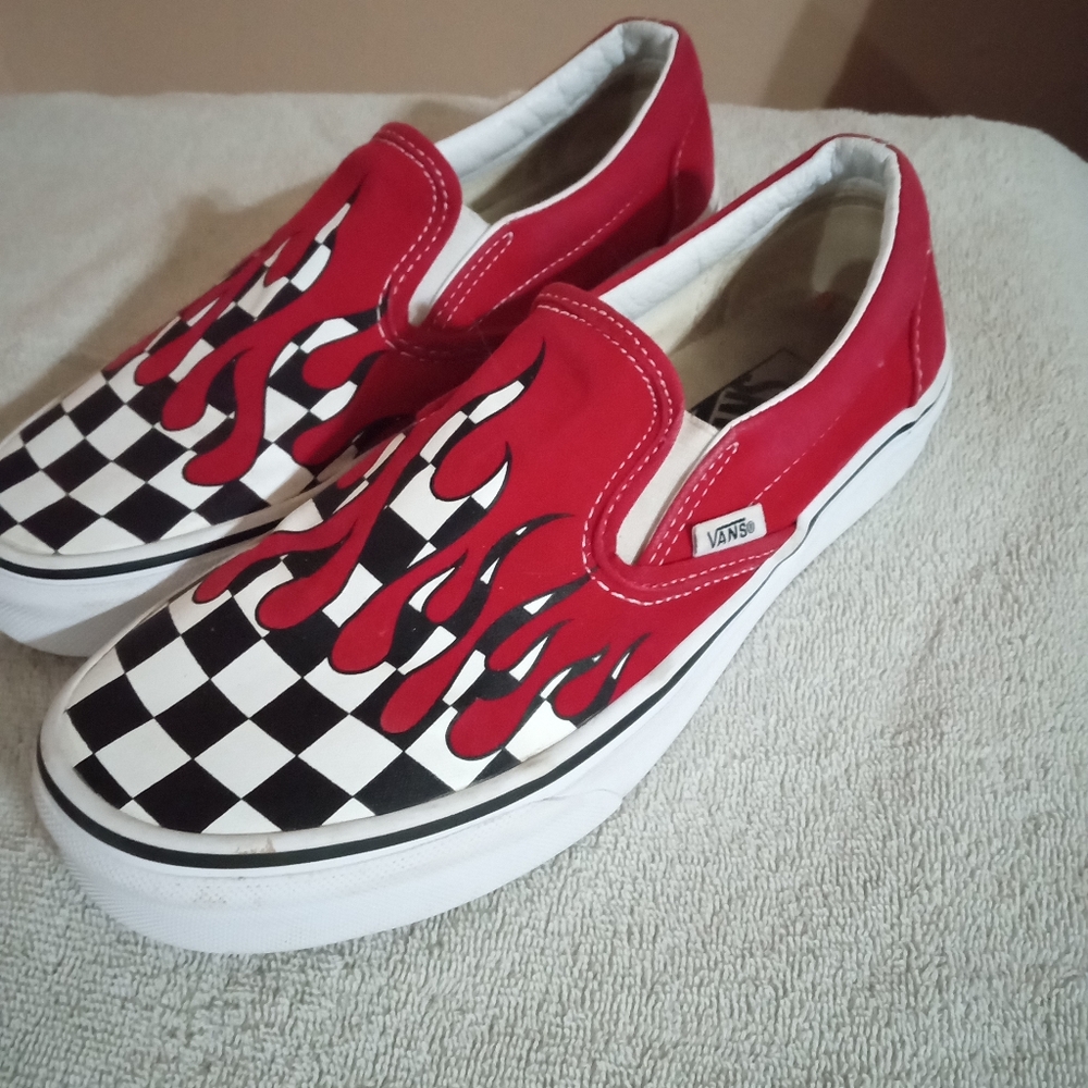VANS - Picture 2 of 2